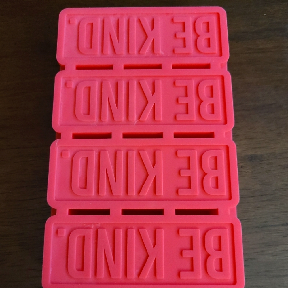 Ellen DeGeneres silicone ice cube tray "Be Kind"